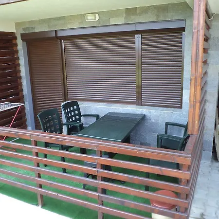 In Sunny Hill 3 *