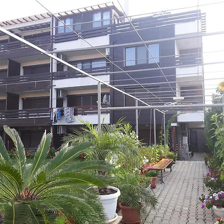 Апартаменты In Sunny Hill 3